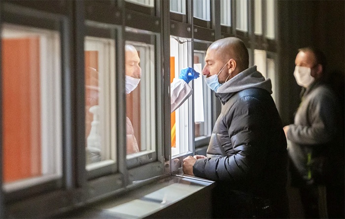 Piemonte: oggi  540 tamponi gratuiti a chi ha ricevuto la prima dose di vaccino, 452 a pagamento
