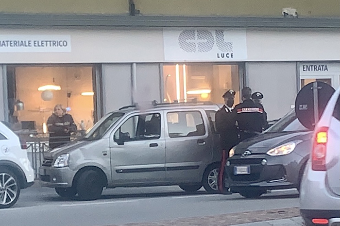 Pedone di 72 anni investito. Alla guida un 77enne positivo al test alcolemico. Patente ritirata, sequestrata l'auto