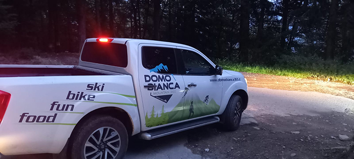 Si infortuna alla caviglia nei boschi, recuperata dal Soccorso alpino