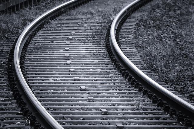 railway tracks g9837aa57a 640