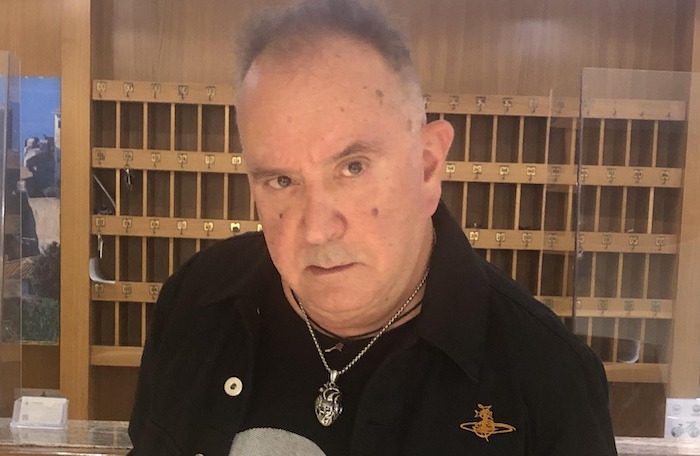 Johnson Righeira per la festa anni '80 a Troca, incasso ai parkinsoniani
