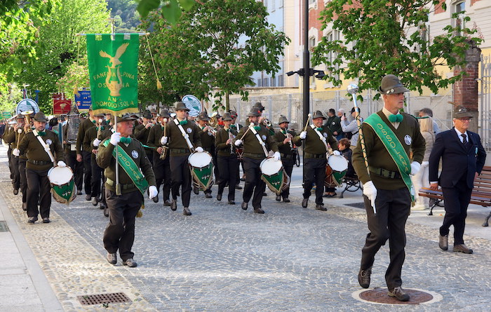 Notte verde con la Fanfara alpina ossolana. Si balla