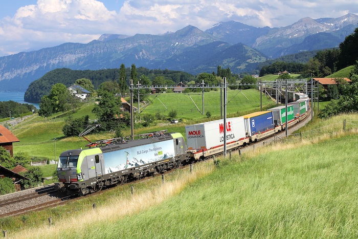 CargoBeamer apre un nuovo collegamento tra Calais e Domodossola