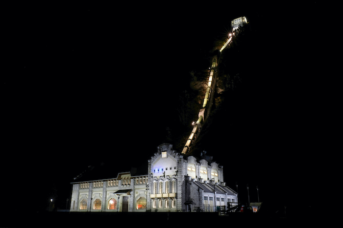 La centrale di Crego torna a illuminare la notte ossolana