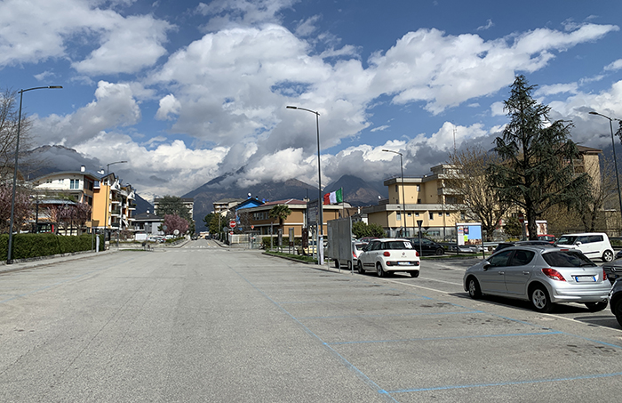Sanitari in protesta per il posteggio a pagamento al San Biagio: “Eroi? Sì ma pagatevi il parcheggio”