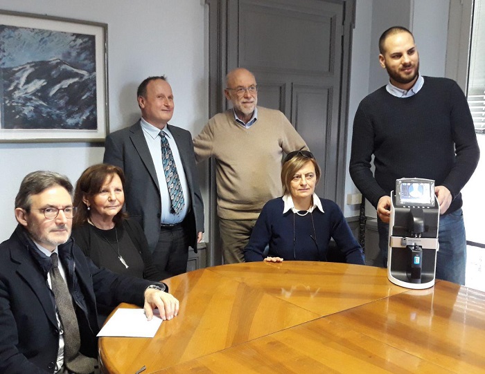 Nuovo strumento per il reparto di oculistica del San Biagio donato da A.P.R.I.