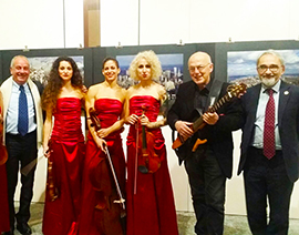 Quartetti d'archi e musiche dei Beatles per la chiusura della mostra sulle Torri gemelle. Video e foto