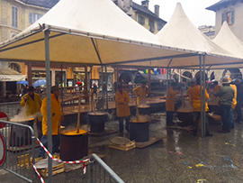 Il Carnevale porta la neve, rinviate le sfilate dei carri a Domo, Villa e Pieve