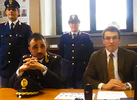 b polizia commissario conferenza