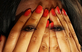 b violenza mani donne