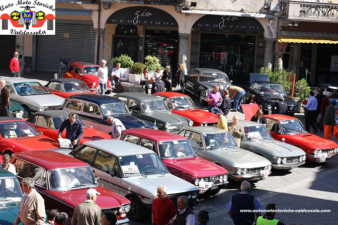 Raduno auto e moto storiche a Trontano