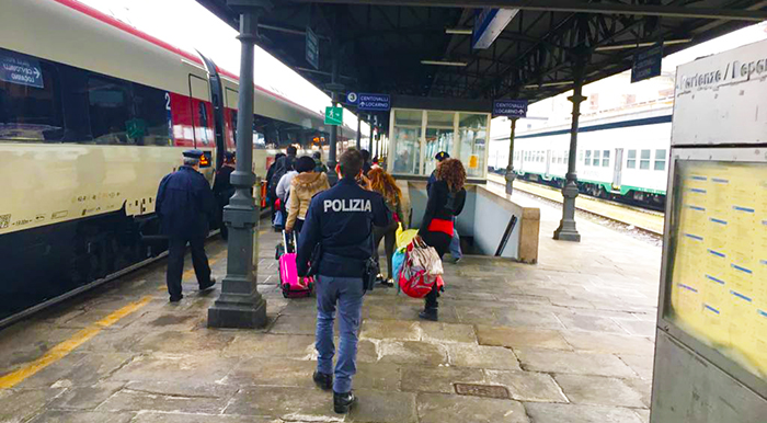 Extracomunitari respinti dalla Francia consegnati in stazione a Domo