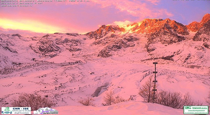  Splendida alba dal Monte Rosa al Lago Maggiore. Video