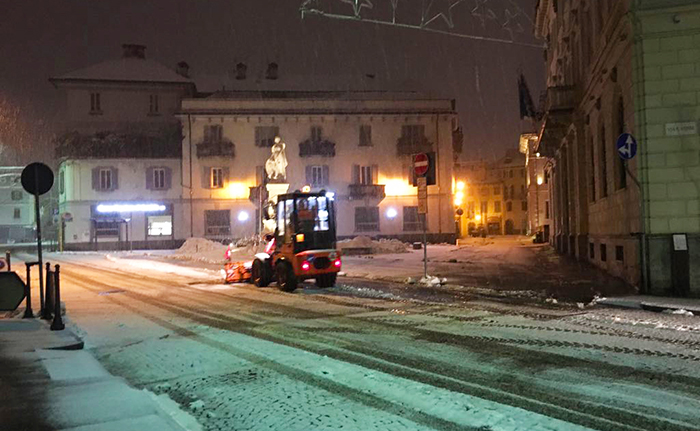 Parte all'alba il piano neve domese. Terza nevicata in pochi giorni. Foto