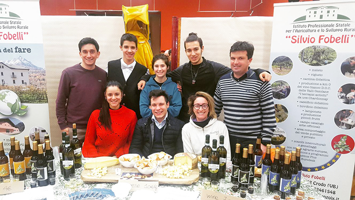 Birra, vino e formaggio dell''Istituto Agrario Fobelli di Crodo ai Mercatini di Natale della Loira