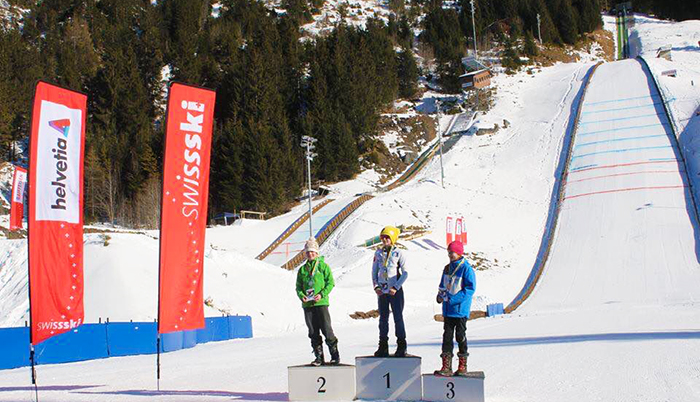 Salto con gli sci: Camilla Comazzi trionfa a Kandersteg. Foto