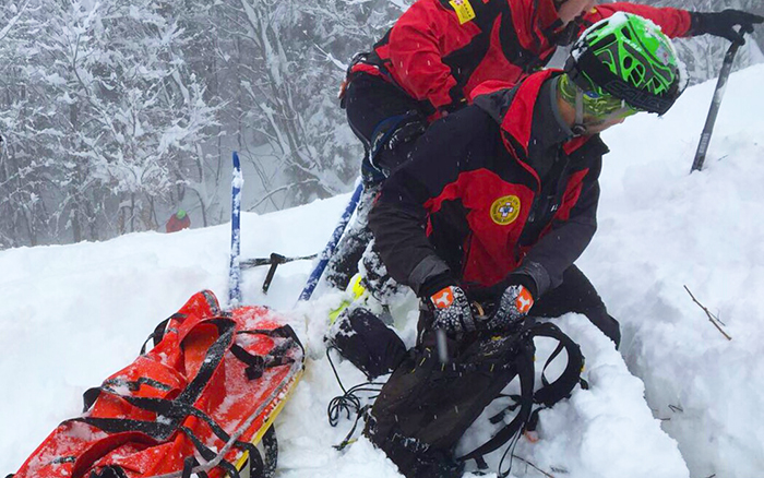 Al Devero prevenzione per incidenti da valanga con prove di disseppellimento di un travolto