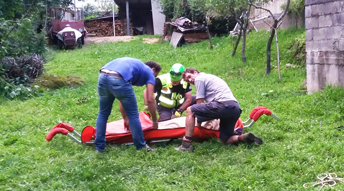 FInisce in una scarpata a Bognanco Fonti. Recuperato dal Soccorso