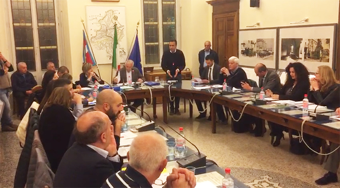 Discussioni in consiglio sulle opere pubbliche: il Pd per la strada del Calvario. Pizzi: "La Prateria". Video