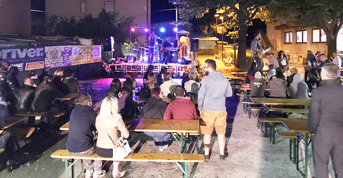 Al Badulerio la Festa della Birra con la musica dei Cicciolones. Fotogallery