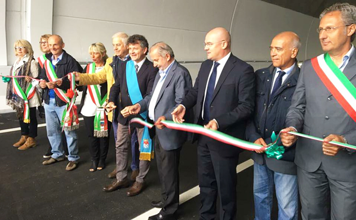 Dopo 17 anni apre la galleria a Ceppo Morelli. Manutenzione ad Anas