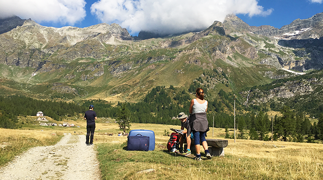 Turisti spregiudicati, in montagna come in città... senza nessuna sicurezza