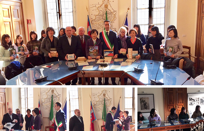 Studentesse giapponesi a Domo per imparare a cucinare. Accolte in comune. Foto e Video