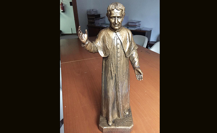Restaurata dal Comune la statua di don Bosco a cui erano state amputate le mani
