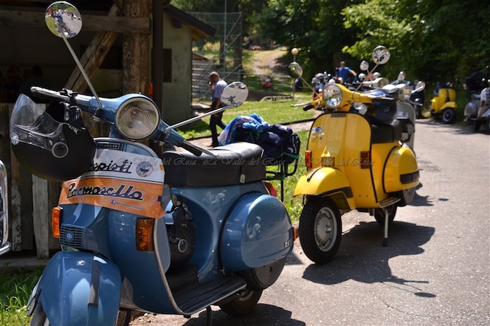Due ruote e tanta allegria: in Anzasca il 5° Vespa Tour