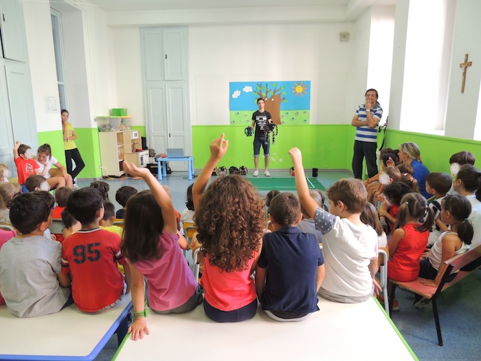 Domo: bimbi e robot al centro estivo