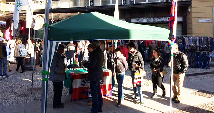 Il "Contratto di Governo" tra Lega e M5S nei gazebo al mercato domese, a Verbania ed Omegna