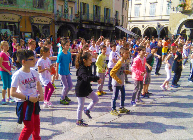 giornata bambini piazza mercato