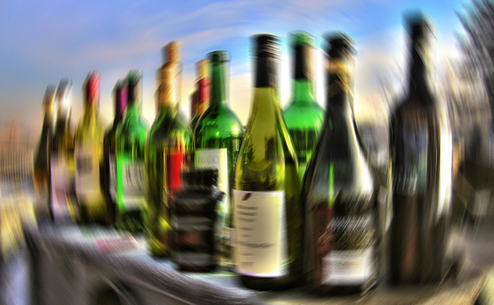 Eccesso di alcool e sostanze tra i giovani, a Domo convegni per insegnanti e genitori