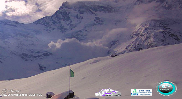 Due valanghe dalla parete est del Monte Rosa, ecco il video time laps