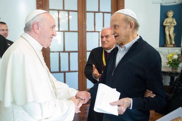 La Formazza piange il missionario don Ugo De Censi. "Chiedete a quelli che ho trattato male di perdonarmi" 