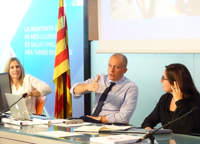 Max Blardone sale in cattedra: a Barcellona per insegnare trucchi e magie dello sci