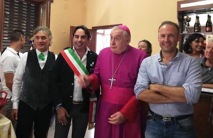 A Viganella c'è una nuova campana, benedetta dal vescovo  