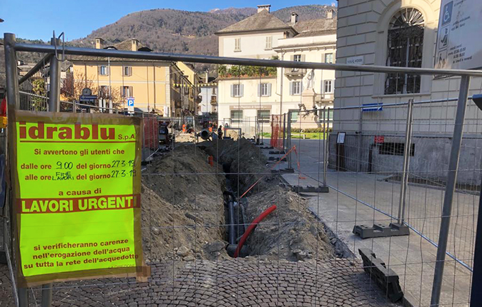 Lavori in centro a Domo: posati cavi per luce, telefono ed acqua, riprende la pavimentazione