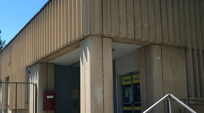Truffe alla Posta: finto operatore chiede di controllare i soldi e li sostituisce, in distribuzione un nuovo opuscolo