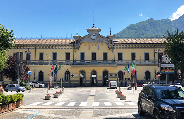 Ricercato in Italia stava cercando di andare in Svizzera. Arrestato in stazione a Domo