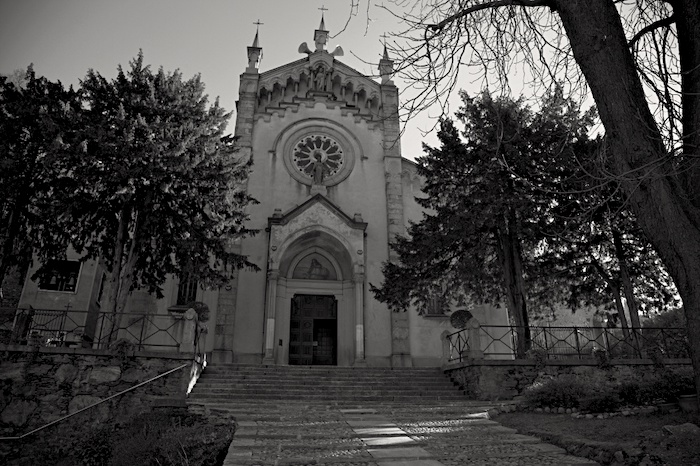 Vogogna: il parroco è assente, i ladri svaligiano casa e chiesa 