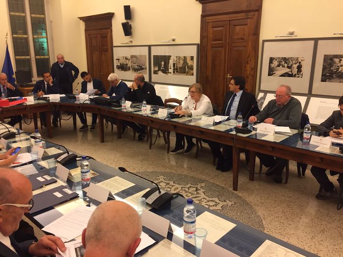 Censura a Valentini e delghe a Tandurella: la maggioranza respinge le istanze del PD 