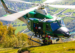270.soccorso alpino elicottero a terra