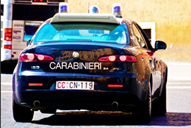 b carabinieri auto dietro
