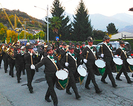 corta fanfara alpini domo