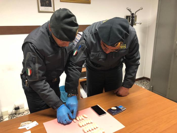 Droga per un milione di euro sequestrata dalla Gdf domese. Tre arresti 