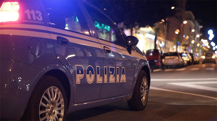 Controlli della polizia: tre denunciati per ebbrezza, a due ritiro immediato della patente