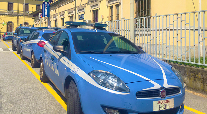 Si presenta in caserma per la notifica di atti e viene arrestato per precedenti reati