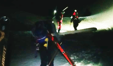 soccorso notte neve salita uomini