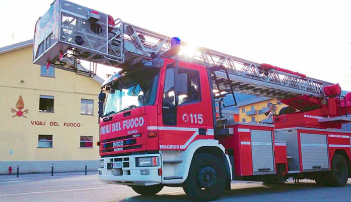 Intervento dei Vigili del Fuoco al tetto degli uffici della polizia locale domese